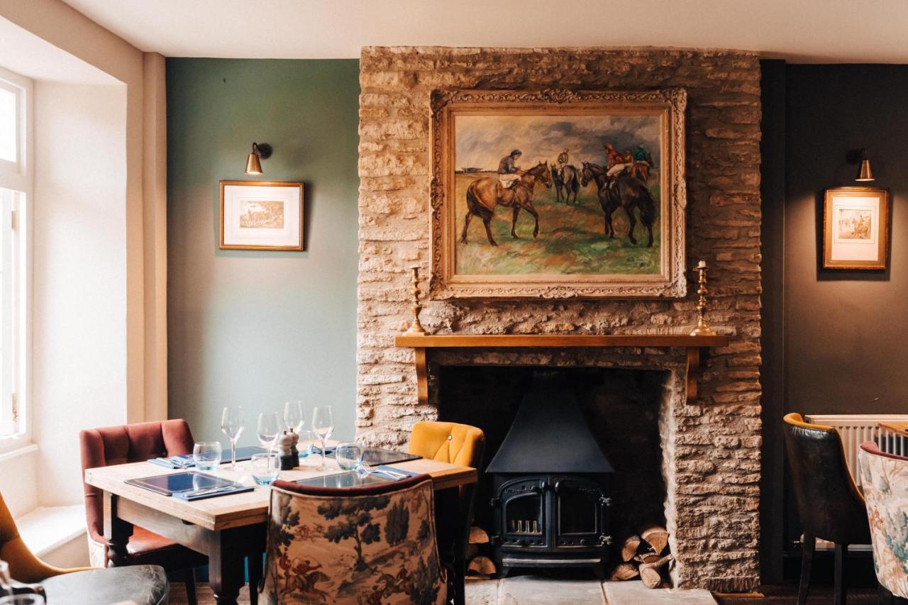 Cat And Custard Pot Inn Shipton Moyne Exterior foto
